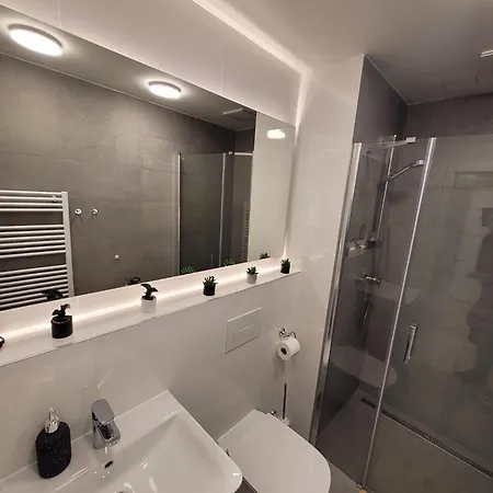 Street Center Apartment *